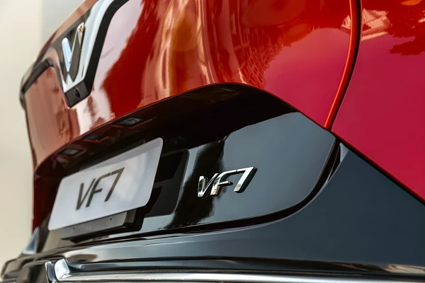 Đuôi xe VF 7 đầy cá tính