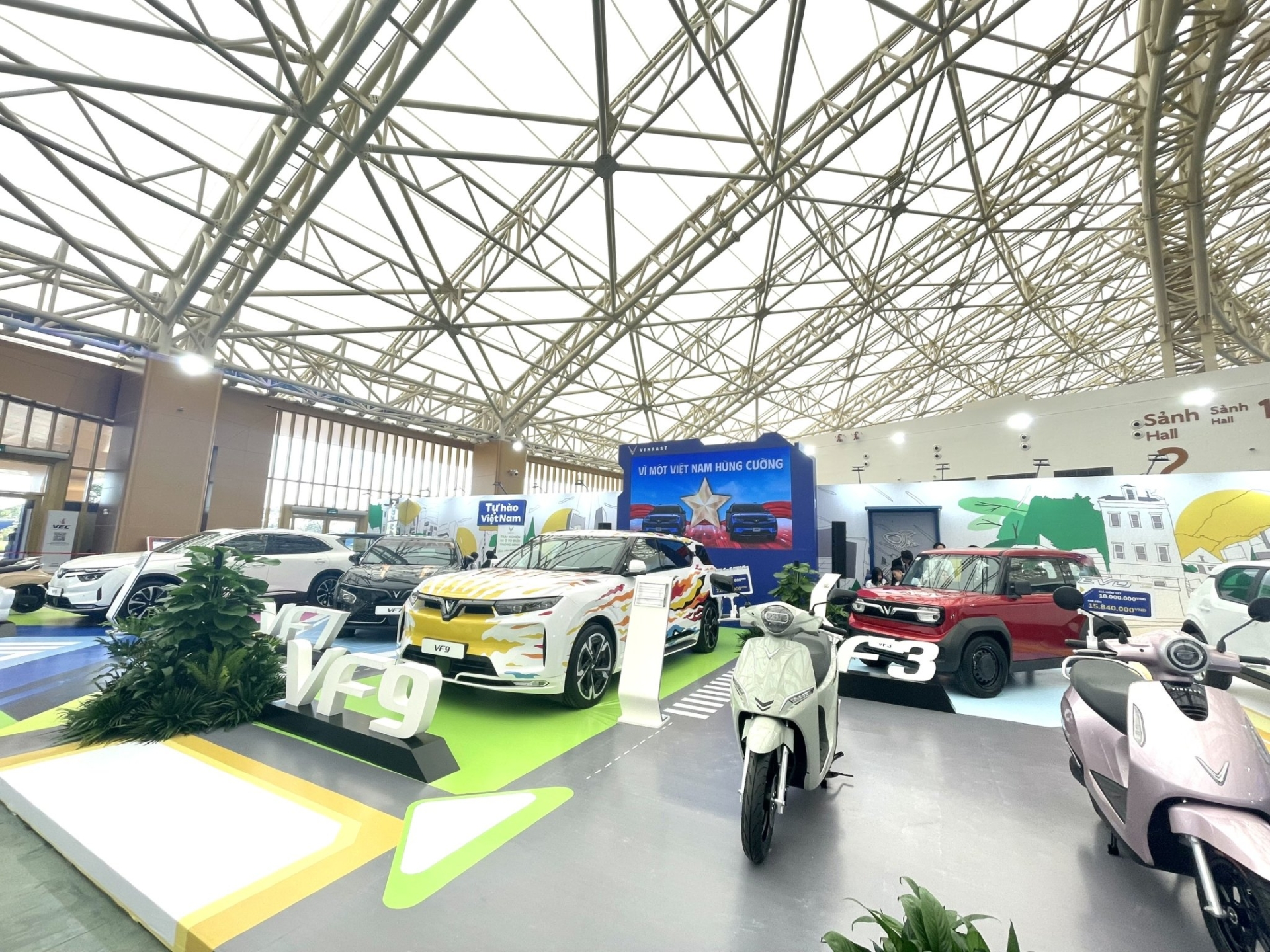 Gian hàng trưng bày của VinFast tại Tuần lễ Công nghiệp và Công nghệ Việt Nam 2025