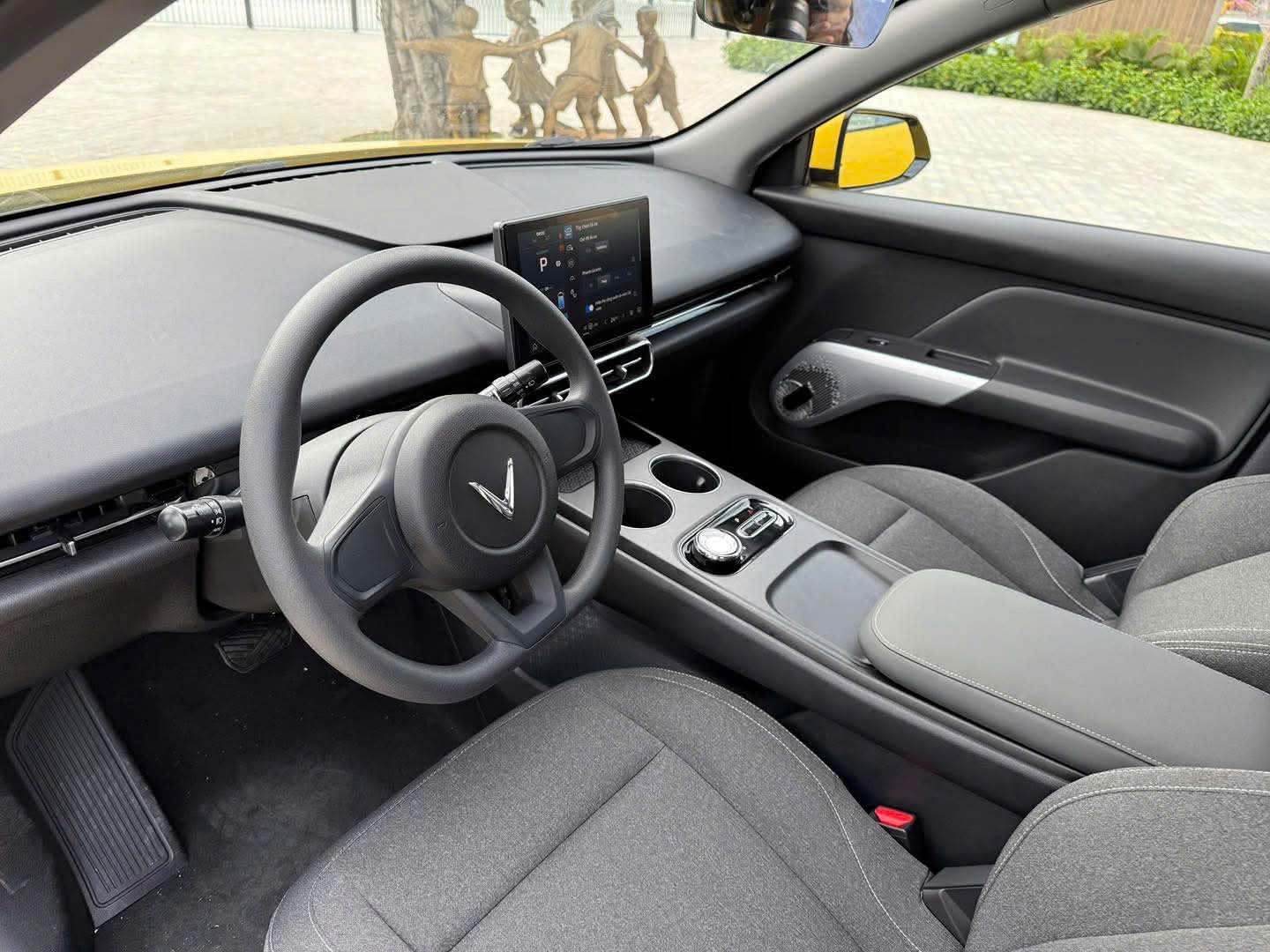 Nội thất Limogreen đơn giản nhưng phù hợp với chạy dịch vụ