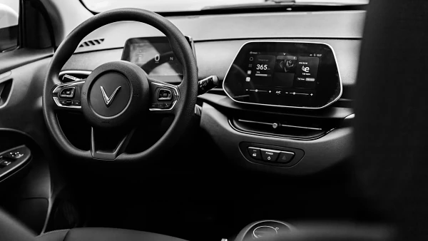 VF 5 trang bị 2 màn hình điện tử