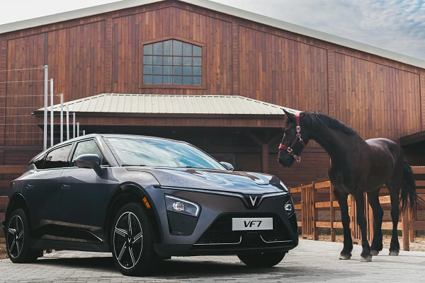 VinFast VF 7 mẫu xe SUV điện hạng C